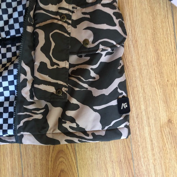 Burton camo winter coat super warm and cozy! - Picture 5 of 10